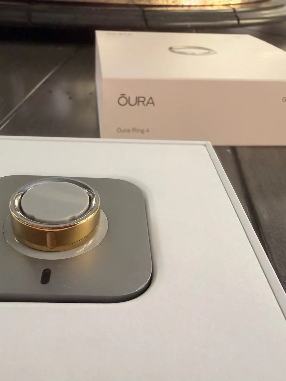 Oura Ring 4 - Gold - Size 8